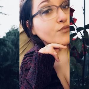 Meet your Posher, Selena